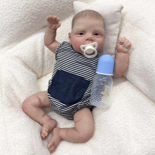 Estella, bébé reborn aux cheveux peints