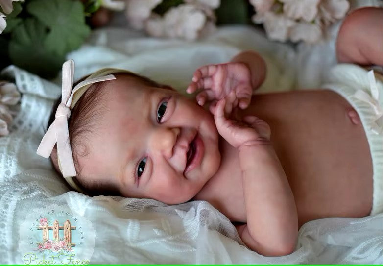 Charlie, poupée bébé reborn souriante
