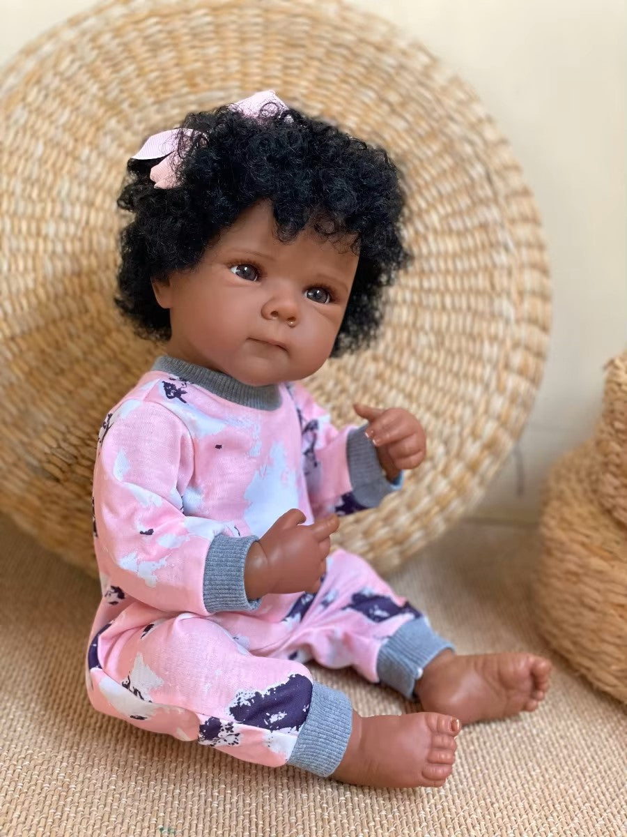 Adorable poupée bébé reborn nouveau-né afro-américaine