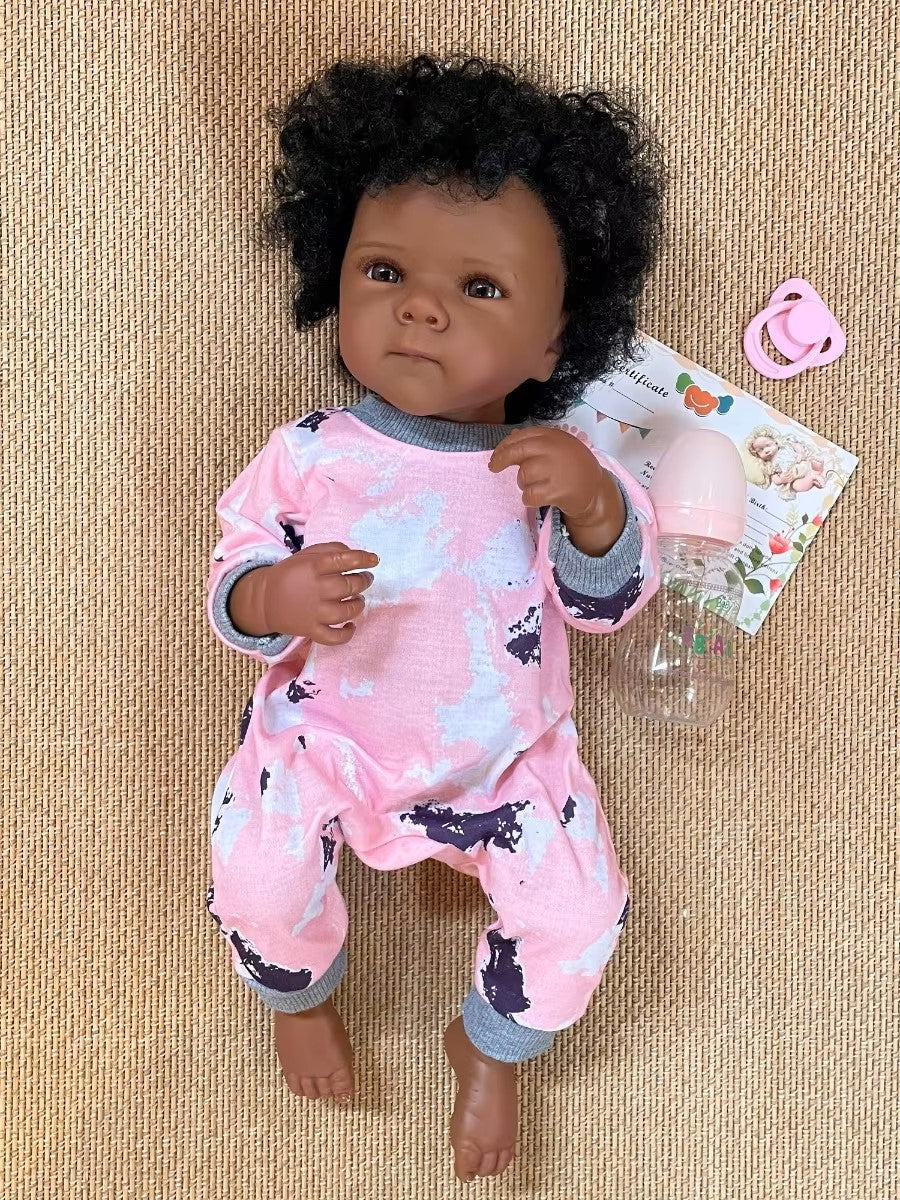 Adorable poupée bébé reborn nouveau-né afro-américaine