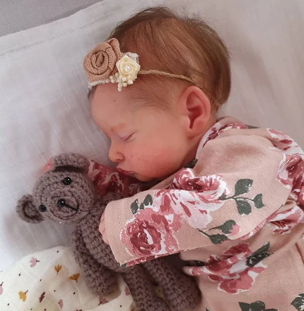 Rosalie, poupée bébé reborn nouveau-née endormie
