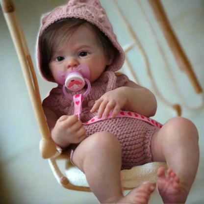 Poupée reborn bébé fille éveillée