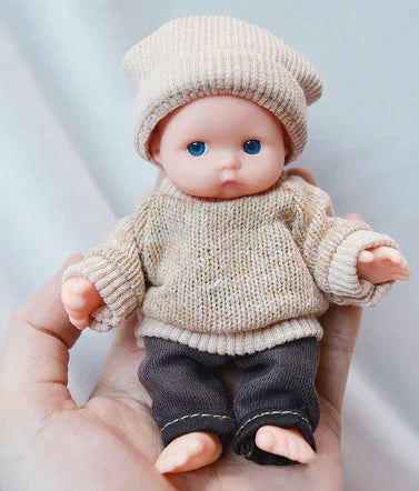 Mini poupée reborn en pyjama