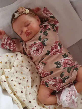 Rosalie, poupée bébé reborn nouveau-née endormie