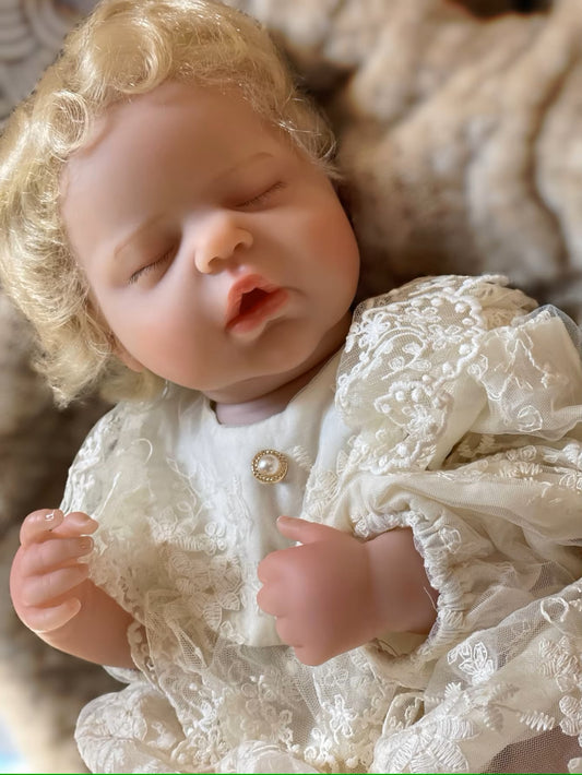 Alexis, poupée bébé reborn aux cheveux blonds